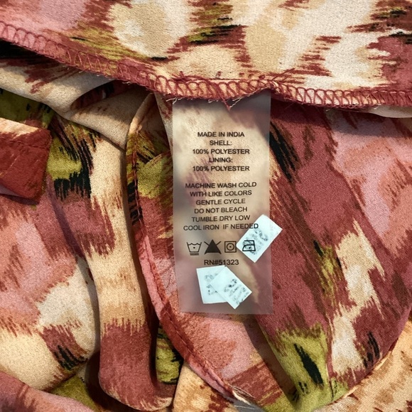 Vince Camuto 2X Rose Clay Floral Blouse Bell Sleeve Chiffon V-Neck Pink Red - Picture 7 of 7